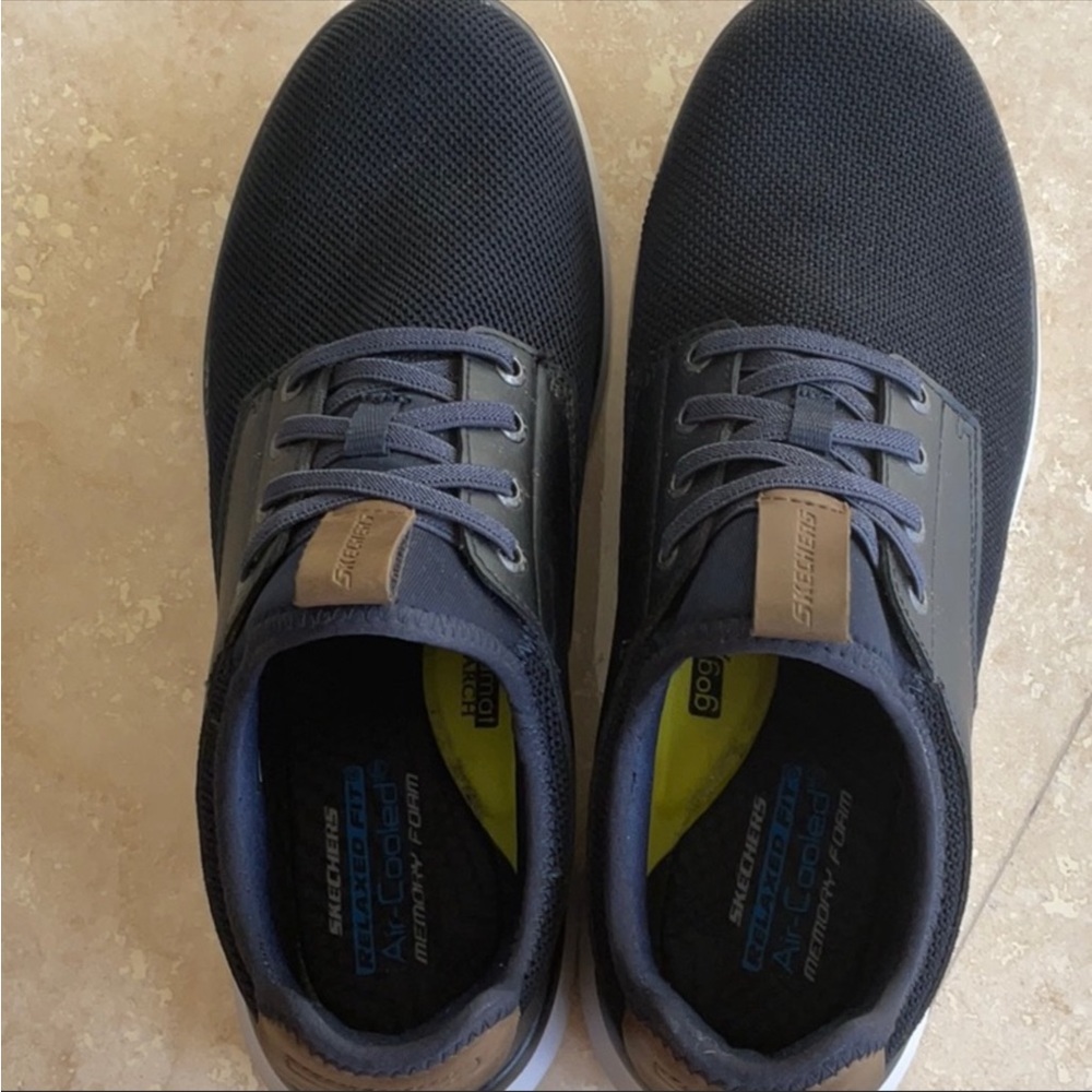 Skeechers relaxed fit air cooled memory foam mesh shoes